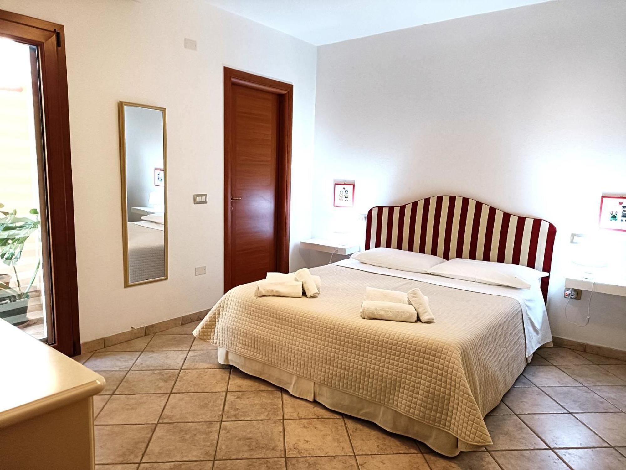 Giarranas House - Apartment With Coutyard Villacidro Bagian luar foto